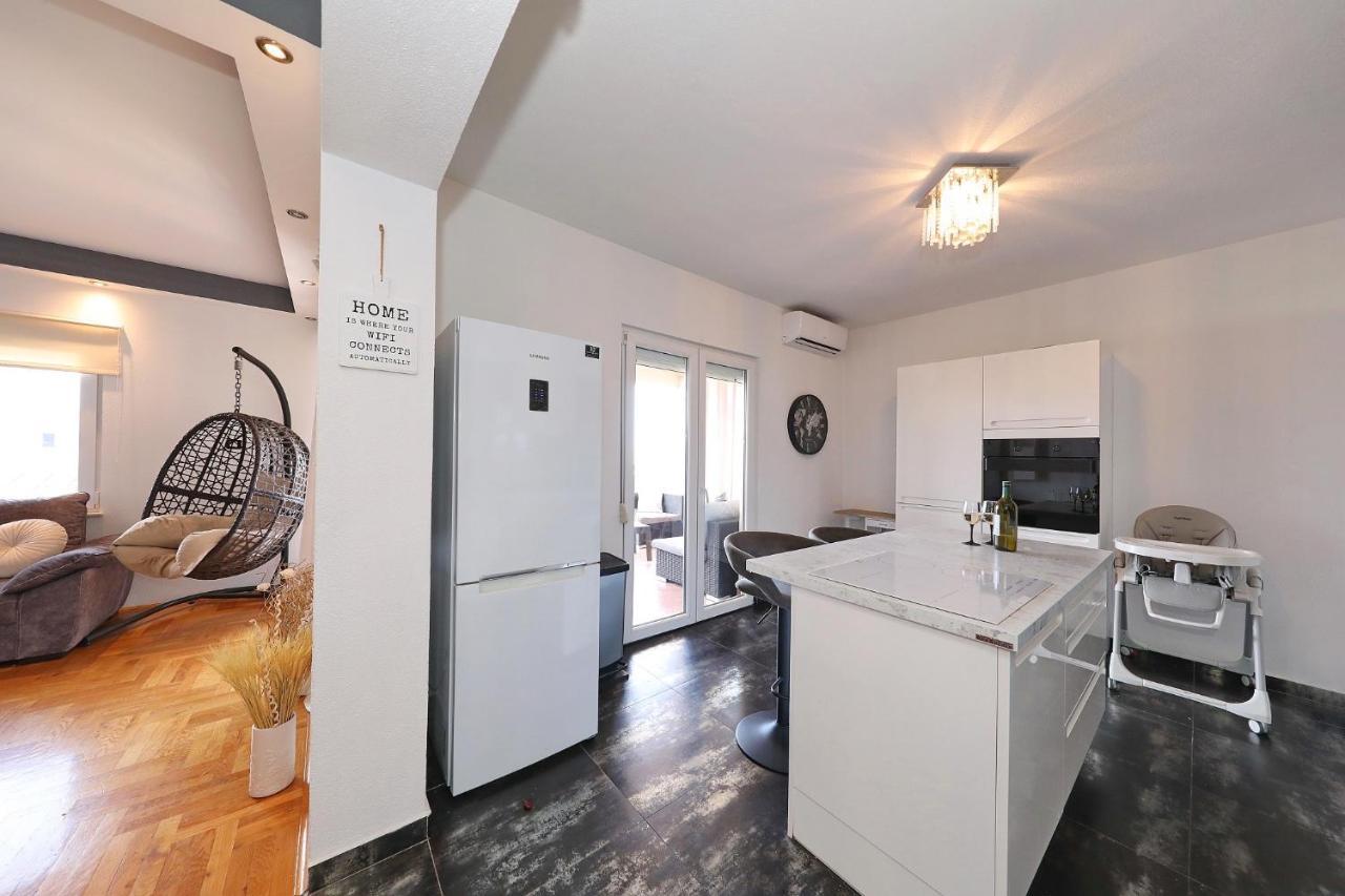 Apartman Nika Sa Jacuzzijem Zadar Exterior photo